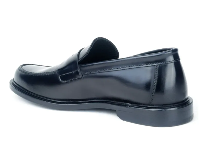 Black Out Loafer